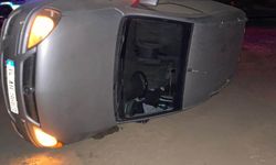 Kastamonu'da kavşakta savrulan ticari araç yan yattı
