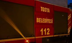 Tosya’da çatıdan yükselen duman ekipleri harekete geçirdi