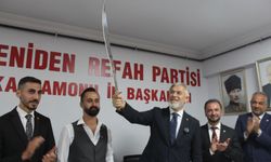 YRP Genel Sekreteri'ne Kastamonu’da Osmanlı kılıcı hediye edildi