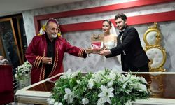 Esra ve Serhat çifti düzenlenen törenle dünyaevine girdi