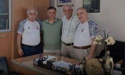 İnebolu 9 Haziran Spor'da teknik ekiple sözleşme yenilendi