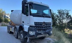 Kastamonu plakalı beton mikseri otomobili sürükledi: 1’i ağır 5 yaralı