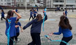 Kastamonu’da çocuklardan gökyüzüne anlamlı mesaj