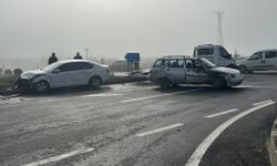 Kastamonu plakalı otomobil Çorum’da kazaya karıştı: 3 yaralı