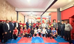 Kastamonu’nun şampiyon sporcularına Özdemir’den tebrik