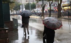 Kastamonu’da sağanak yağış başladı