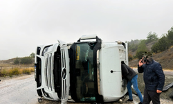 Kastamonu’da hafriyat kamyonu devrilerek yan yattı: 1 yaralı