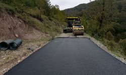 Kastamonu'da üç köy yolunda asfalt mesaisi