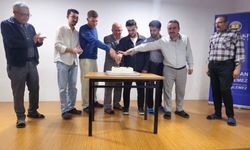 Kastamonu’da üniversite öğrencileri pasta kesti