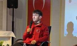 Kastamonulu dünya şampiyonu, yetiştiği okulda gençlerle buluştu
