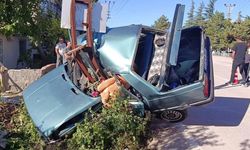 Otomobili ortadan ikiye bölündü