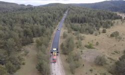 Tosya’da grup yolunda asfalt çalışması yapılıyor