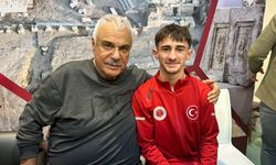 Kastamonulu Dünya Şampiyonuna usta sanatçıdan övgü