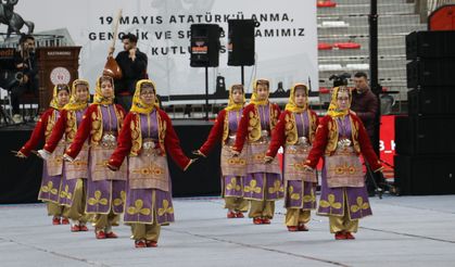 Atatürk'ü Anma, Gençlik ve Spor Bayramı Kutlanıyor