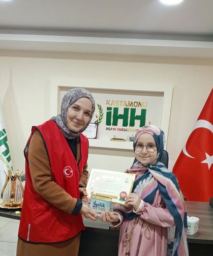 Kastamonulu küçük Meryem biriktirdiği harçlıklarını bağışladı