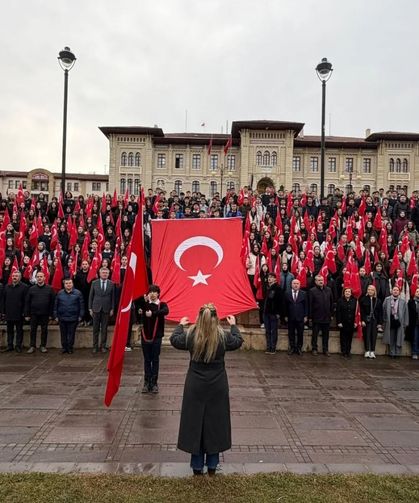 Kastamonu’da okullar bayrak sevgisi temasıyla açıldı