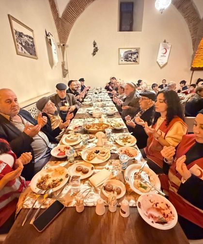 Nesilleri buluşturan Kızılay İftarı