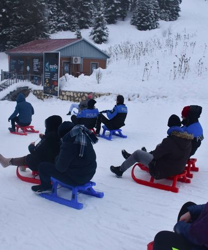 Ilgaz’da sevgi engelleri kayakla aştı