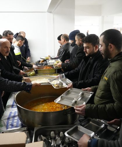 Taşköprü'de onlarca kişi iftar sofrasında buluştu