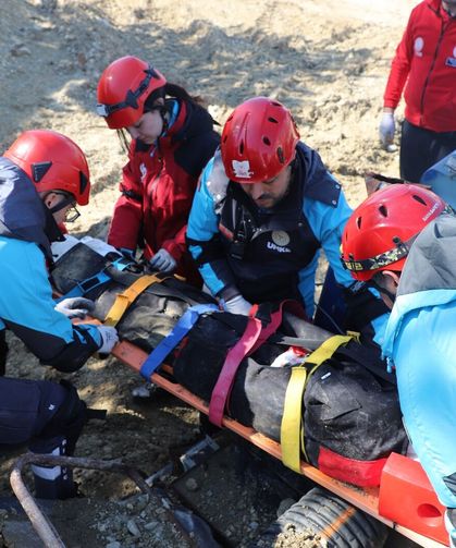 Kastamonu’da gerçeğini aratmayan anlar: 'Köy enkaz altında'