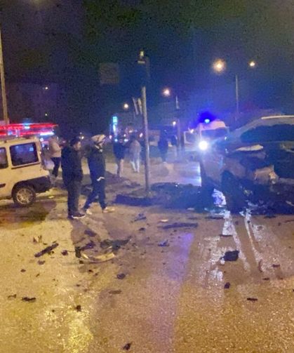 Kastamonu'da feci kazada 2 kişi yaralandı