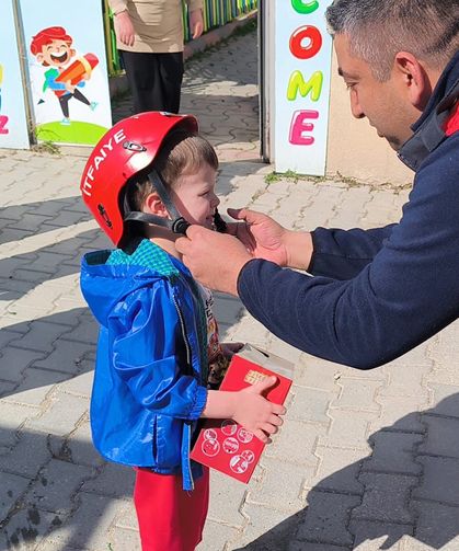 Kastamonu İtfaiyesinden minik gönüllüye unutulmaz sürpriz