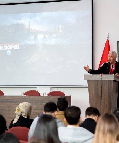 “7 Kemerli Bir Zaman Geçidi” filmi gençlerle buluştu