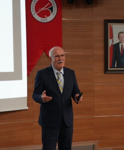 Kastamonu’da bilim tarihi konferansı: “Batı Doğu'nun birikiminden beslendi"