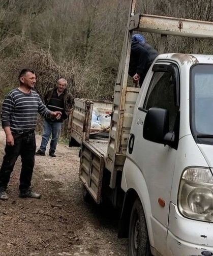 Cideli vatandaş “iş başa düştü” dedi, küreği eline aldı