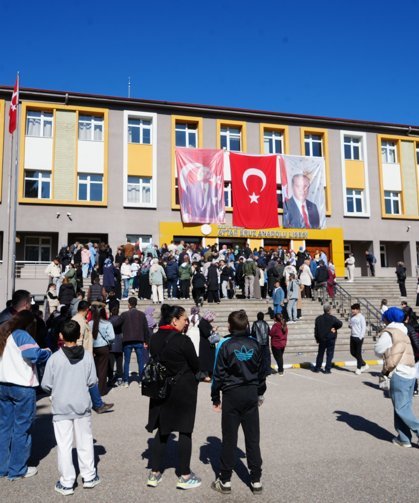 Bursluluk heyecanı: Binlerce öğrenci ter döküyor