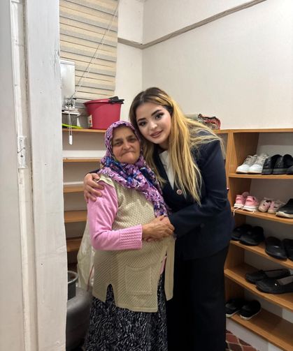 Devrekani’nin ilk kadın muhtarından annelere vefa