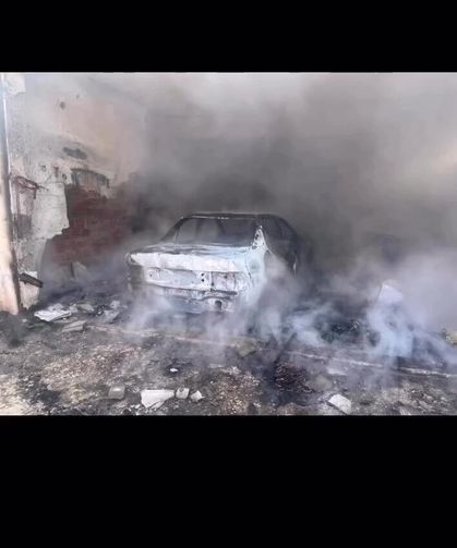 Kastamonu'da alevler garajı sardı, araç hurdaya döndü