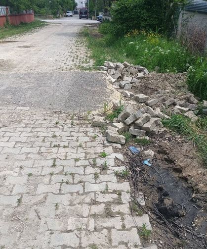 Kastamonu'da vatandaştan belediyeye parke çalışması tepkisi
