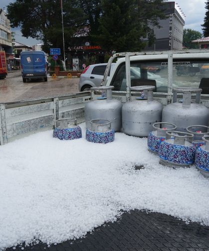 45 dakika sürdü, ilçeyi beyaza bürüdü: Vatandaşlar o anları anlattı
