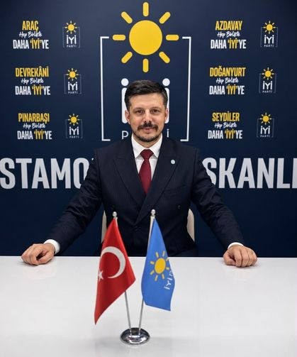 Başkan Onur Tan'dan yol tepkisi: "İş makinalarının önünde poz vermekle olmuyor"