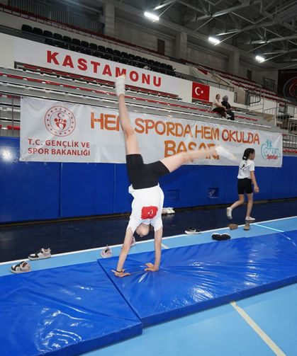 Kastamonu Yaz Spor Okulları'nda 23 branşta eğitim veriliyor