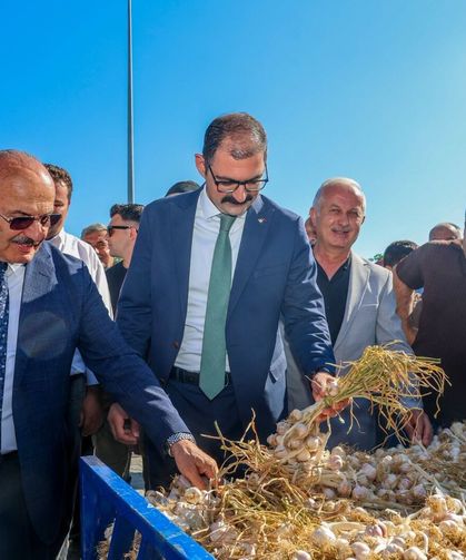Sarımsak pazarı kapılarını açtı