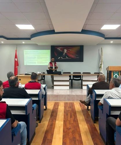 Ağlı’da yetiştiricilere kritik buzağı eğitimi