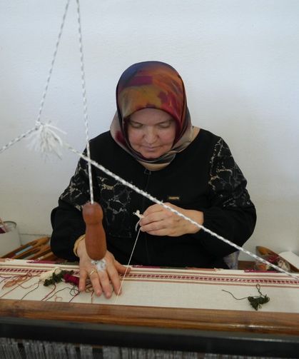 Kastamonu’da ninelerinin mesleğini kazanca dönüştürdü