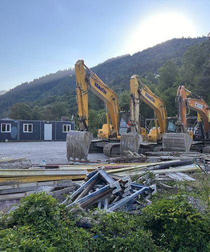 İş makineleri kontak kapattı! Çalışmalar bir anda durdu
