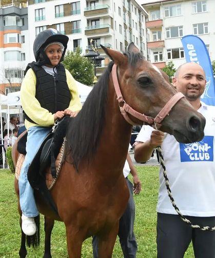 Kastamonu’da minikler ilk kez at binmenin heyecanını yaşadı