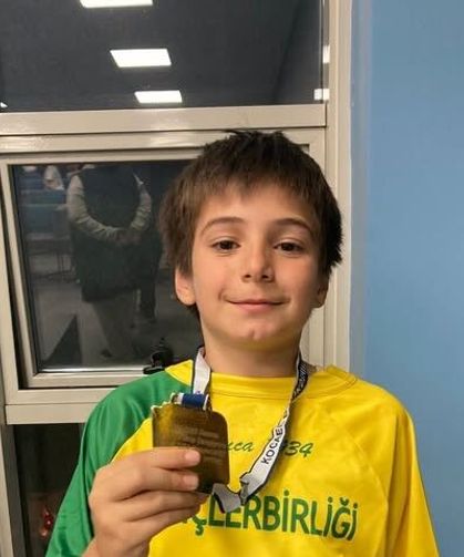 Kastamonulu genç futbolcu Darıca'da şampiyonluk yaşadı