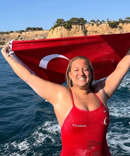 Cideli Ece Demir'den tarihi başarı: Pasifik'i geçti