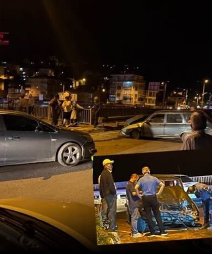 İnebolu’da iki otomobil çarpıştı