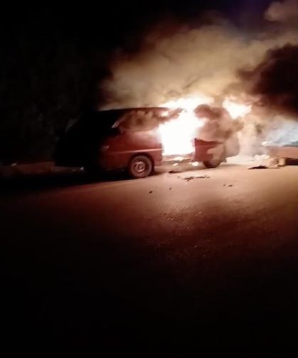Kastamonu’da geceyi alevler aydınlattı! Minibüs küle döndü