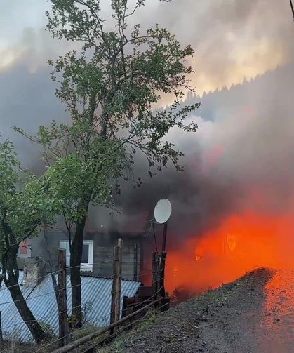 Devlet İnebolulu yangınzedelerin yardımına koşuyor
