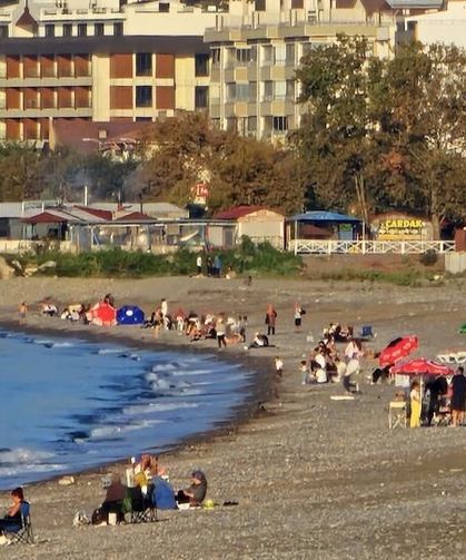 Kastamonu sahilinde vatandaşlar plajlara koştu