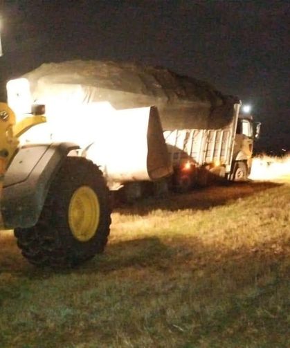 Kastamonu'da pancar yüklü araçlar tarlada mahsur kaldı