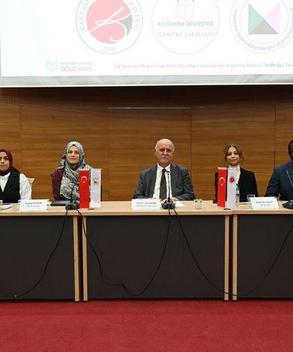 Kastamonu’da yılın başarılı ilahiyat tezleri ödüllendirildi
