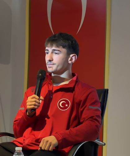 Kastamonulu dünya şampiyonu, yetiştiği okulda gençlerle buluştu